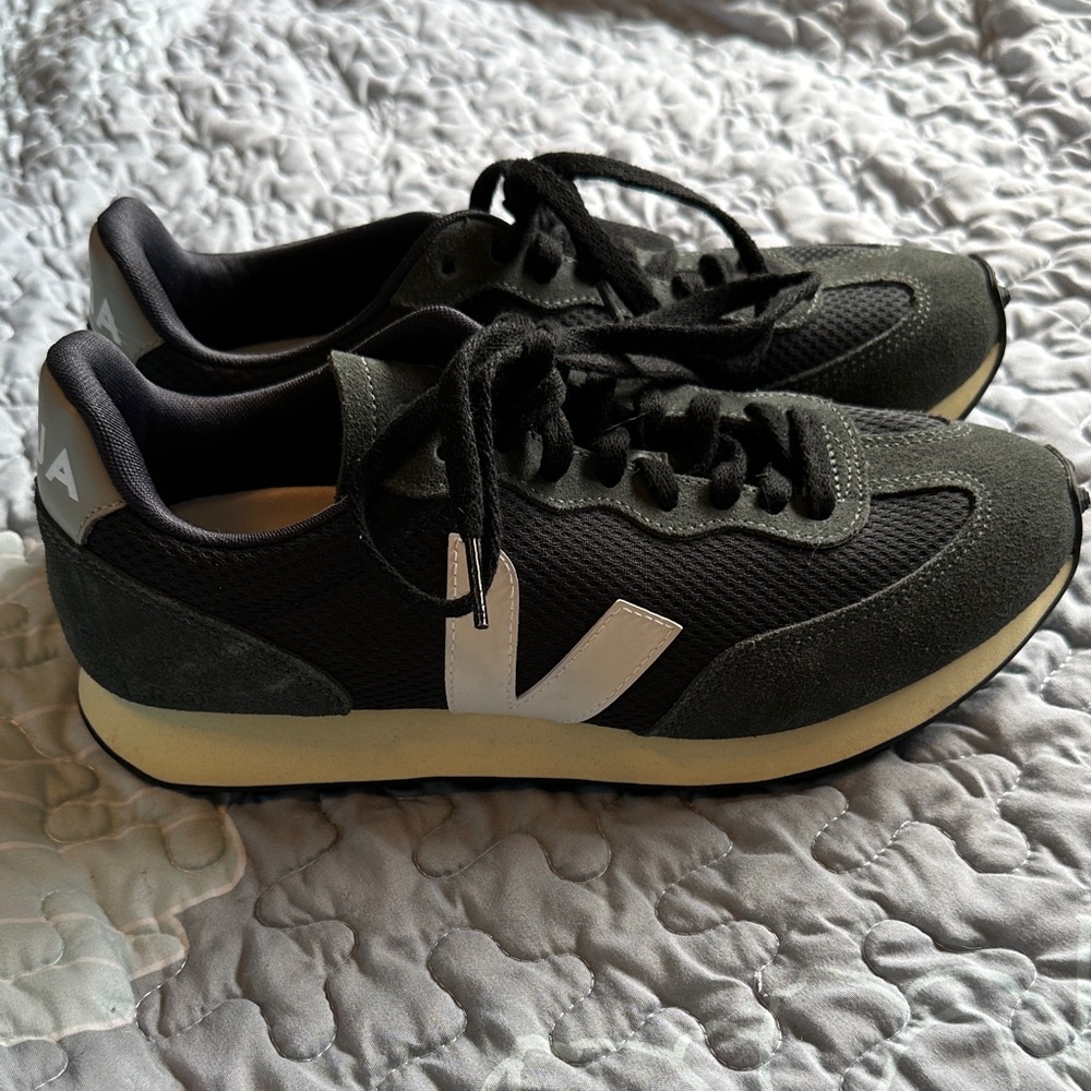 Veja Men's Dark Green and White Retro Runner Sneakers